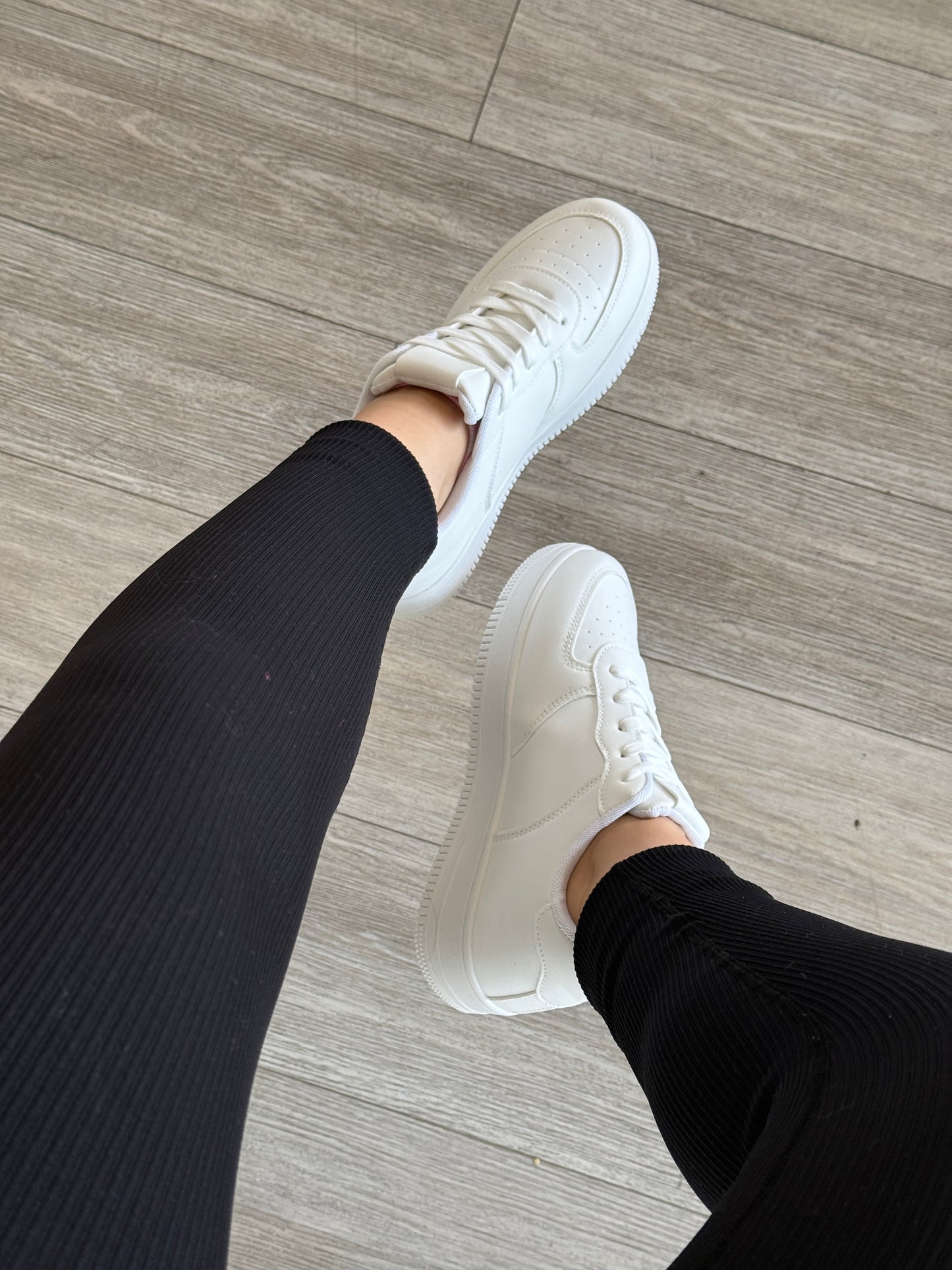 Zapatillas blancas Estilo Nike