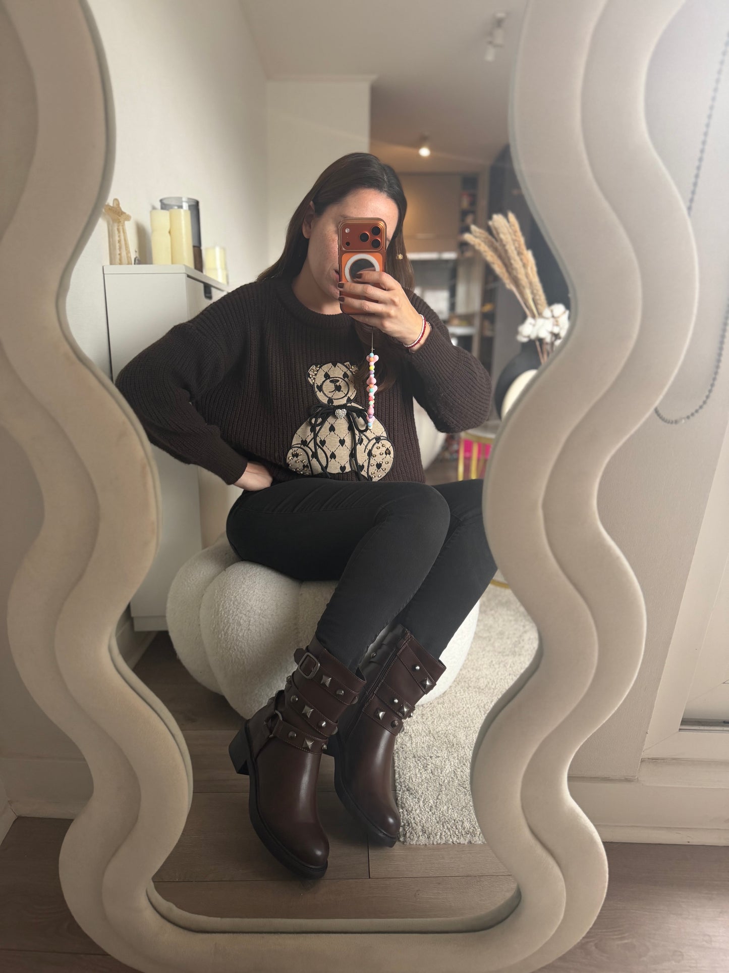 Botas tachas - chocolate