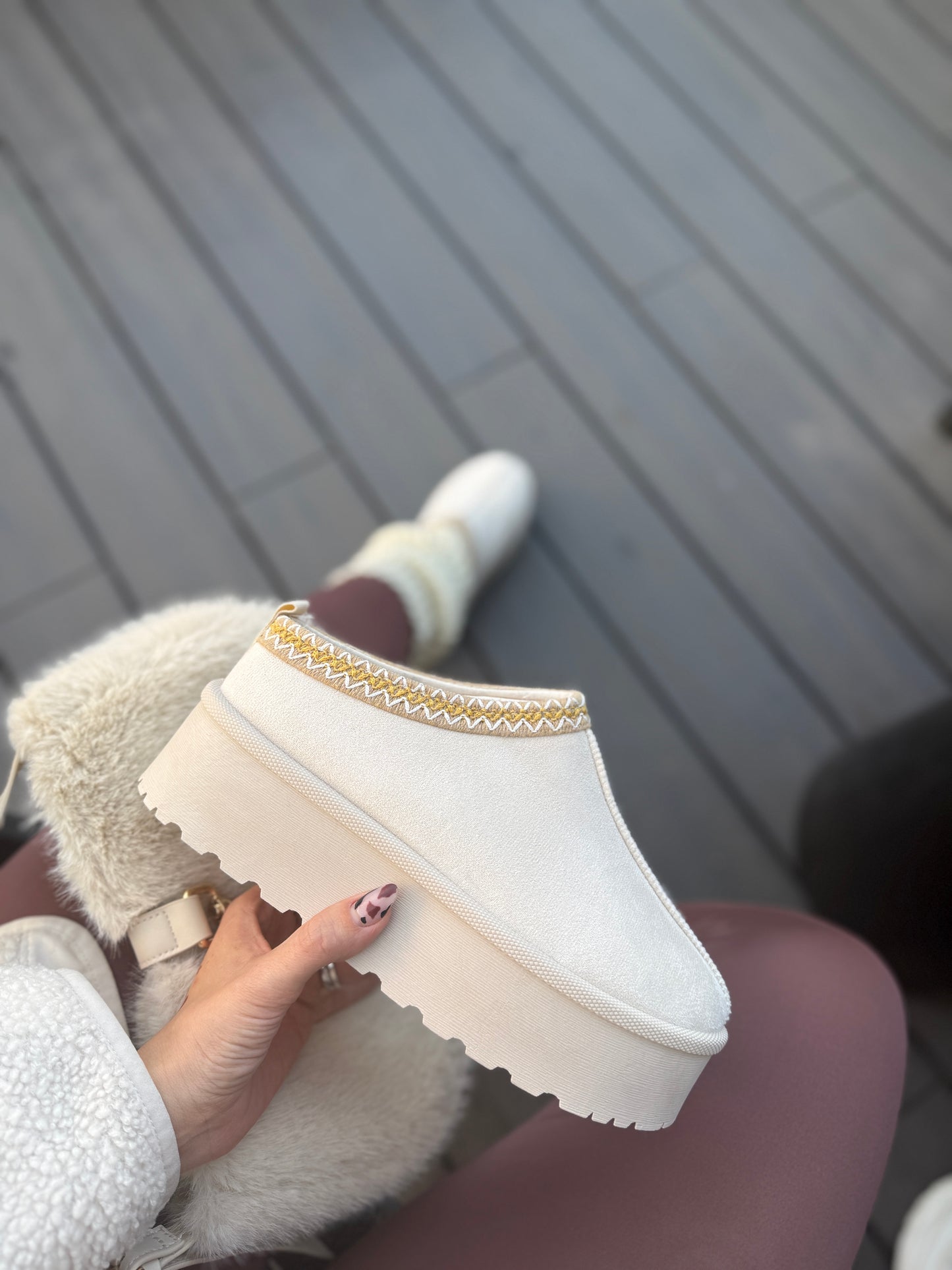 Pantu corta Beige