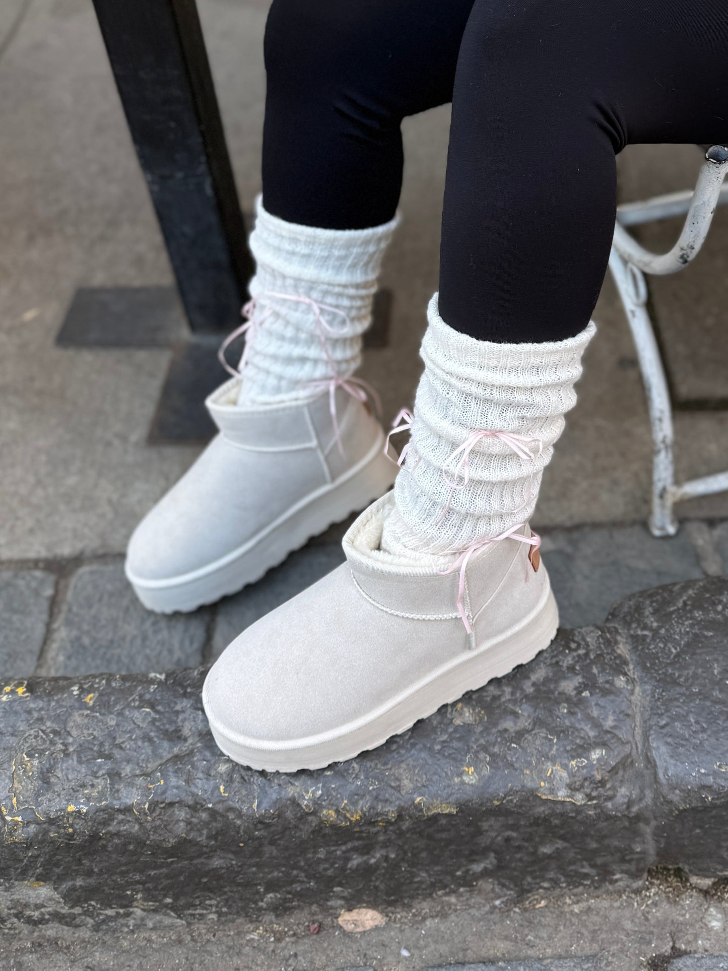 Polainas Beige cinta rosada