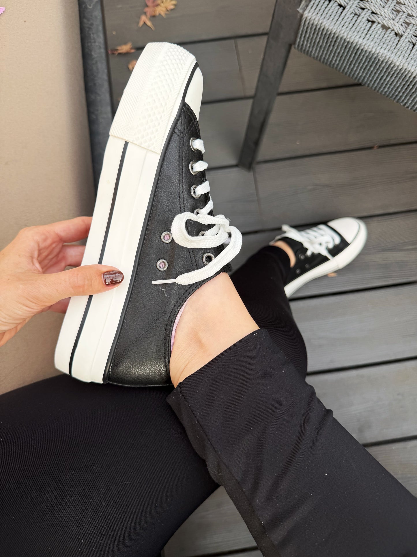 Zapatillas negras ecocuero - 2J01-1