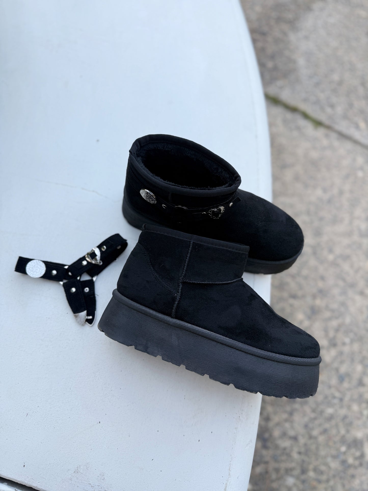 Pantubota larga negra