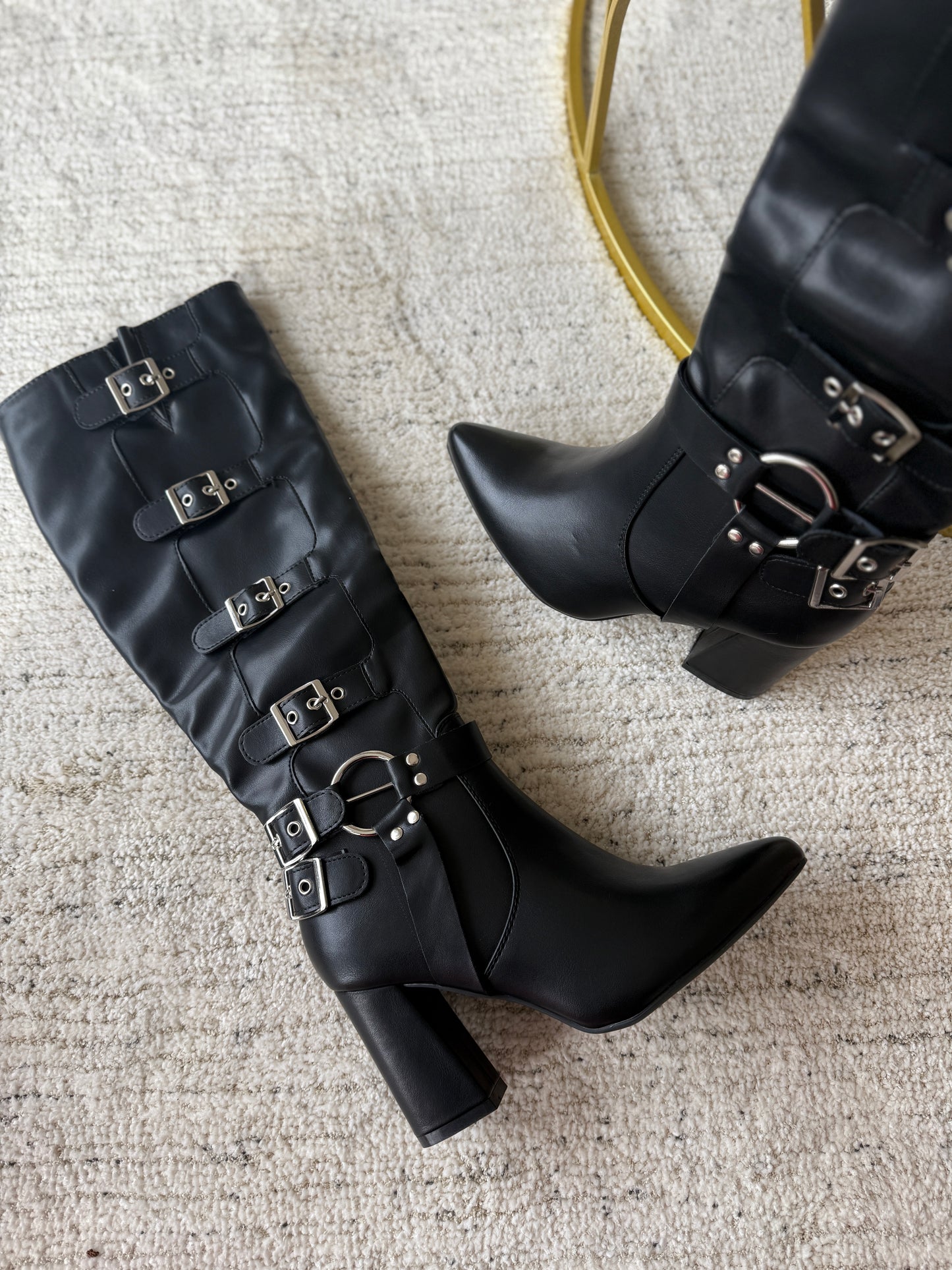 Botas largas tachas