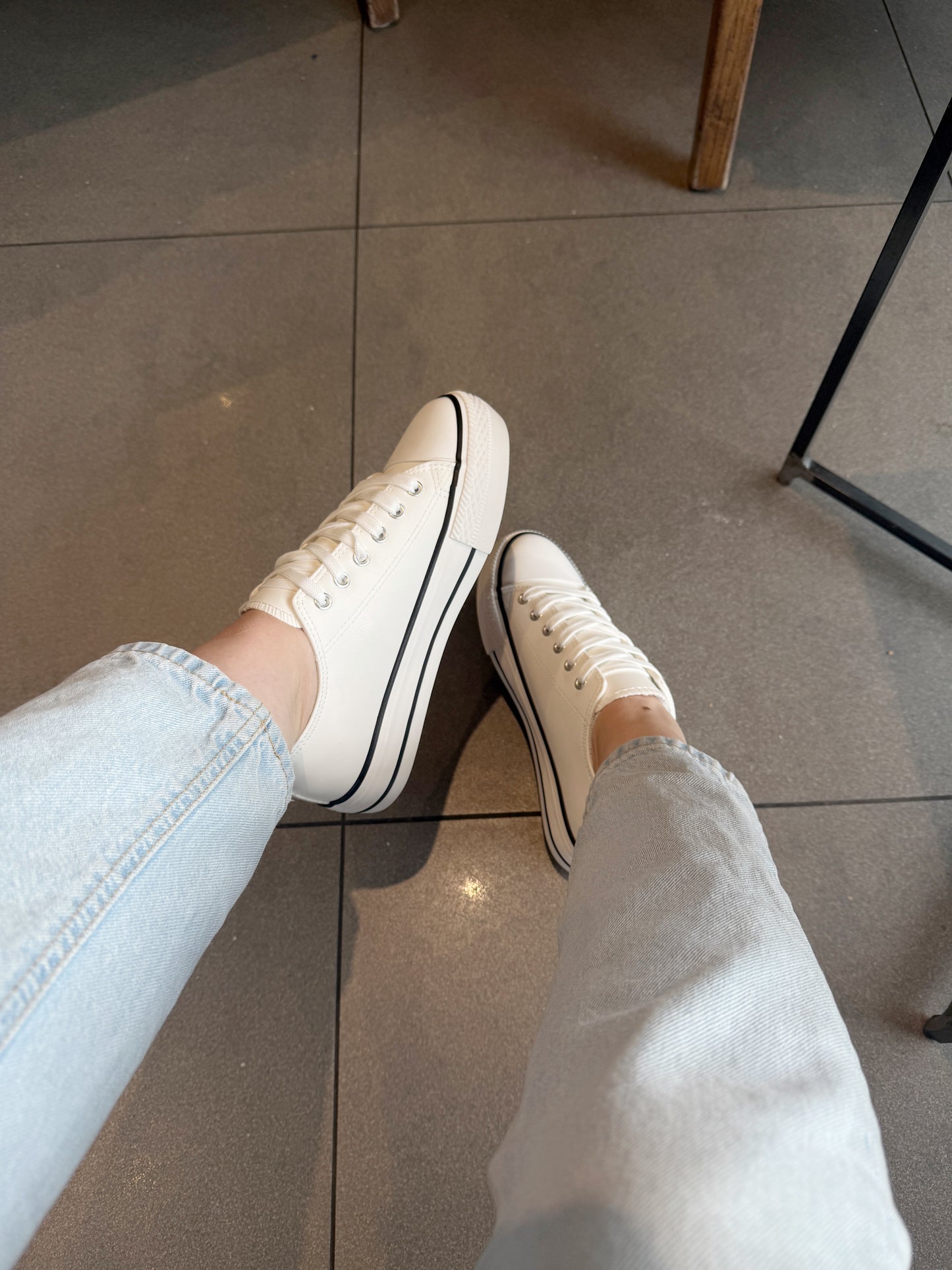 Estilo converse cuero blanca - BD23
