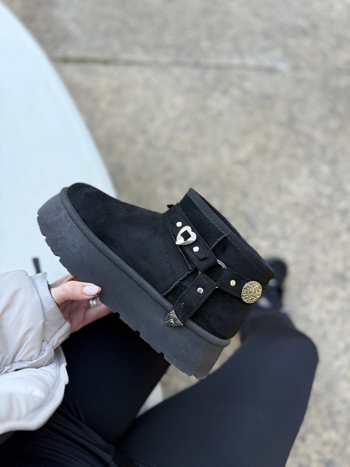 Pantubota larga negra