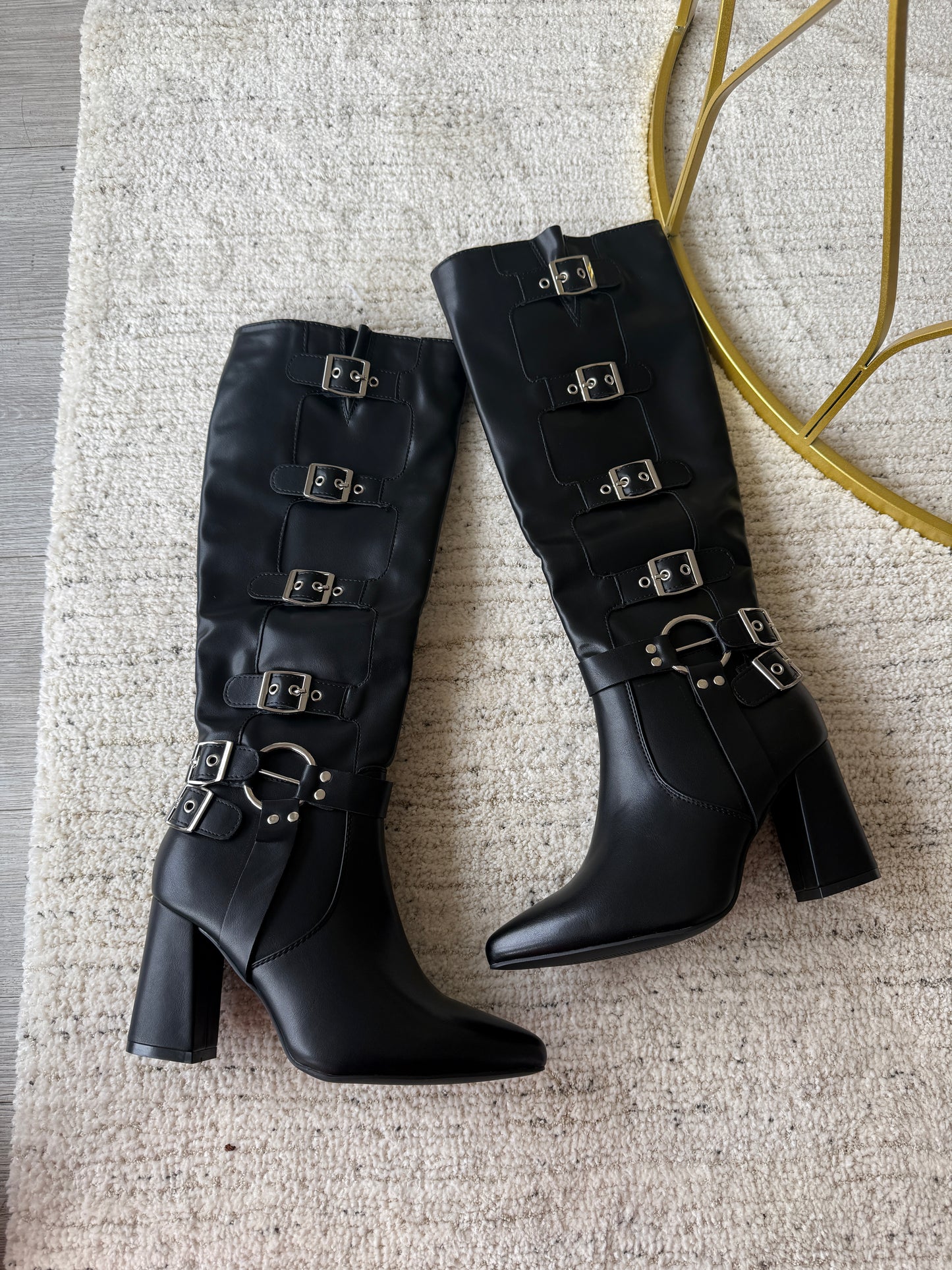 Botas largas tachas