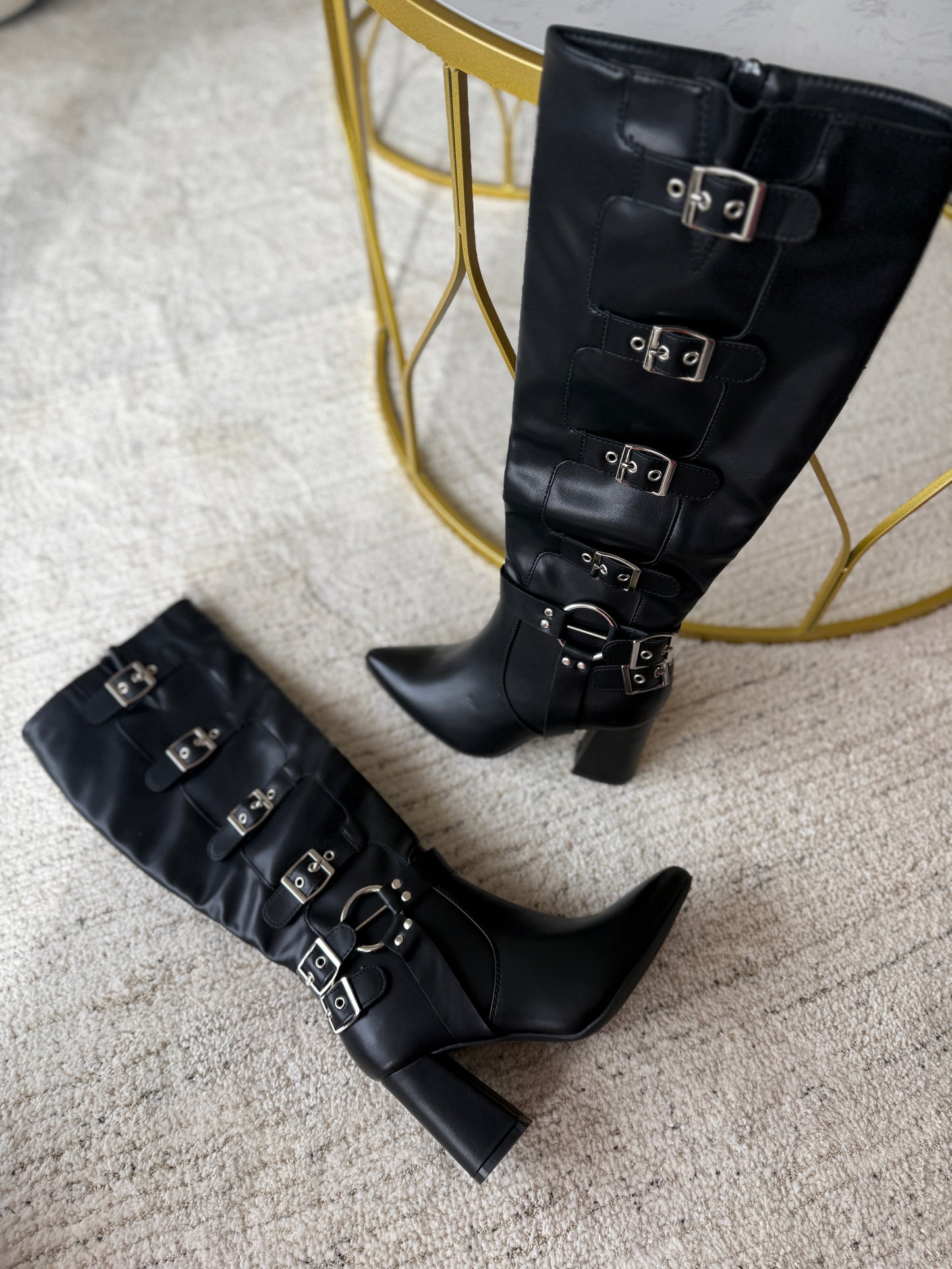Botas largas tachas