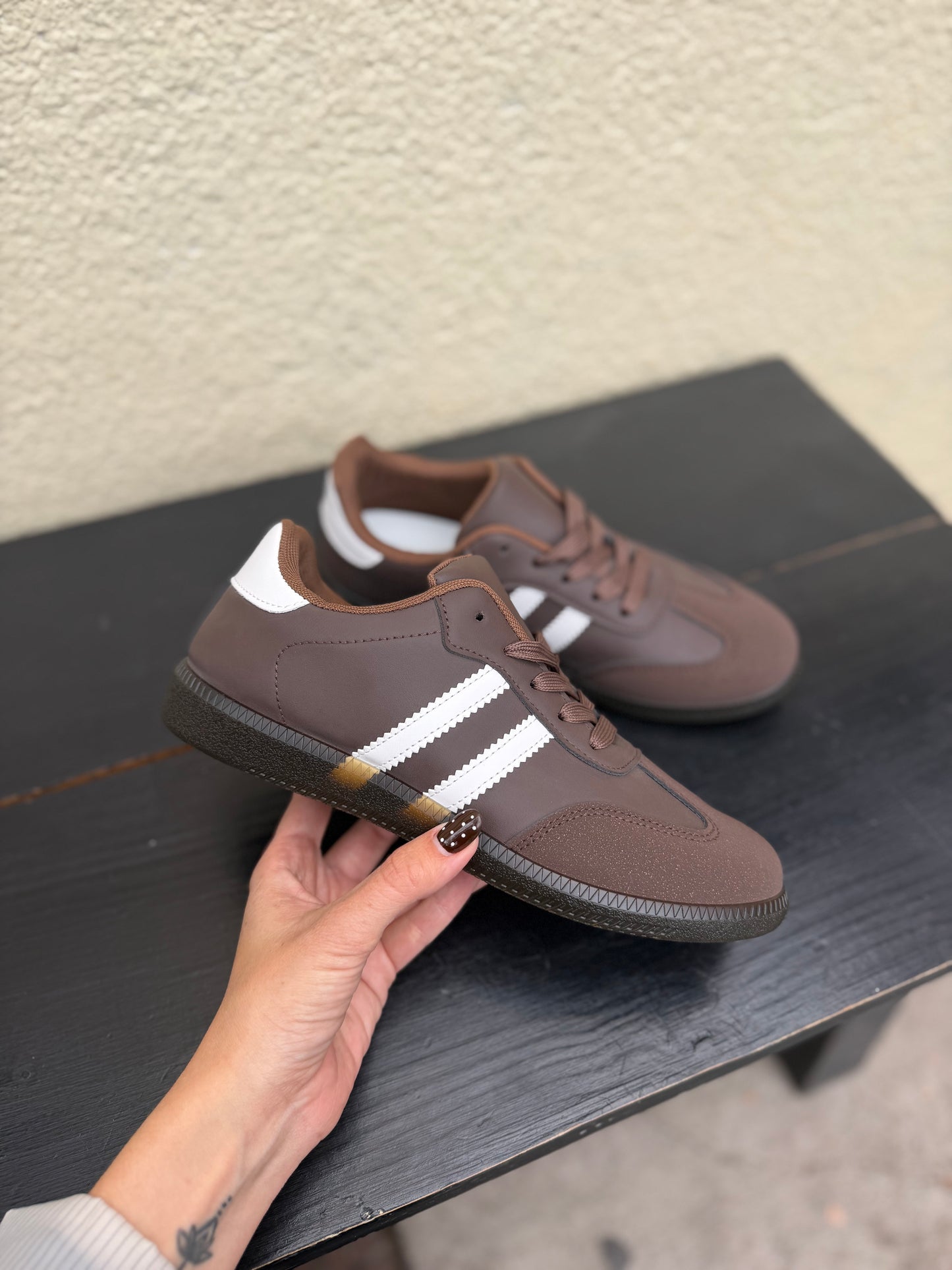 Zapatillas estilo Samba Chocolate