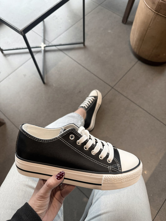 Converse cuero negra -BD23