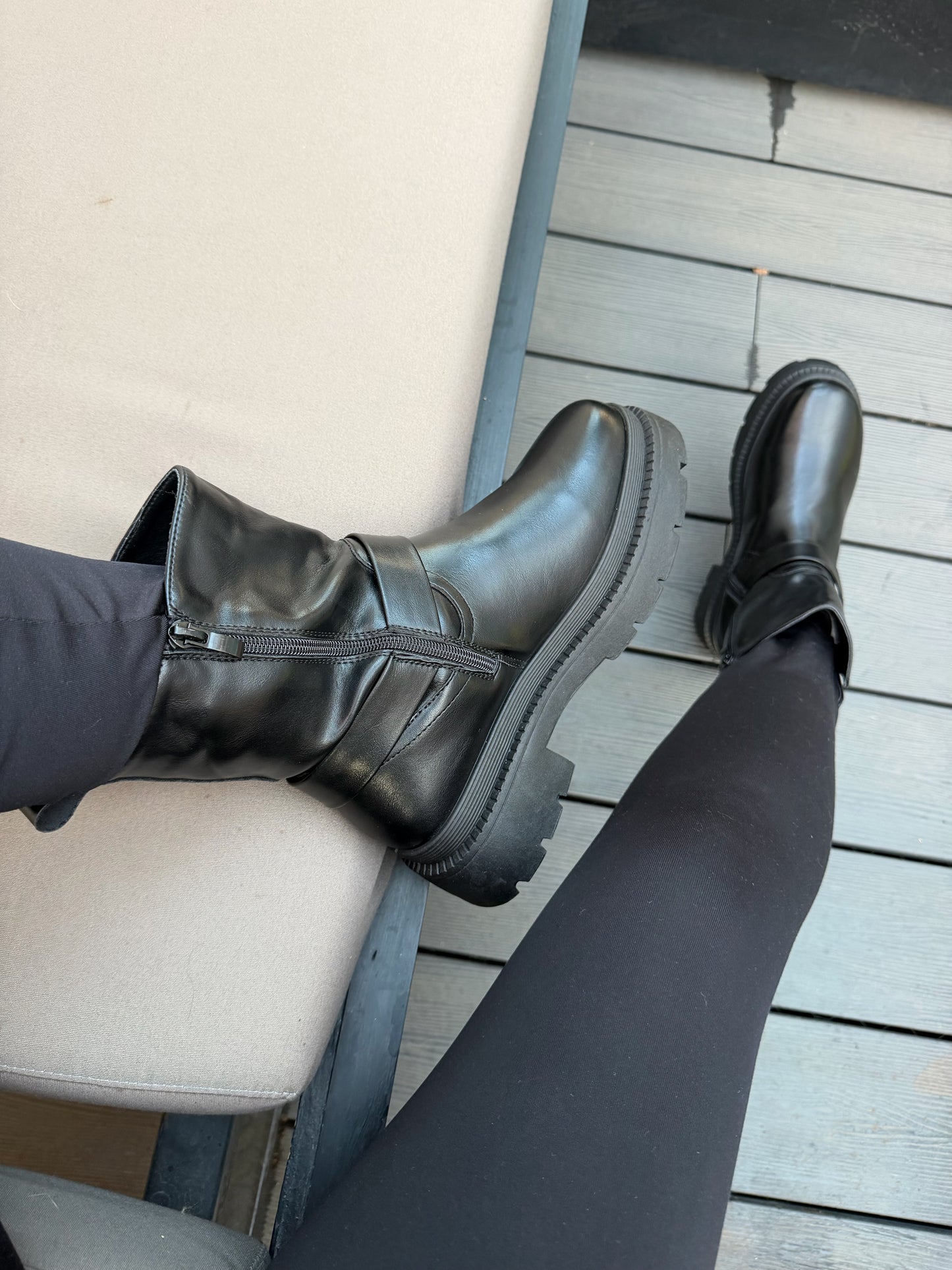 Bota negra N80