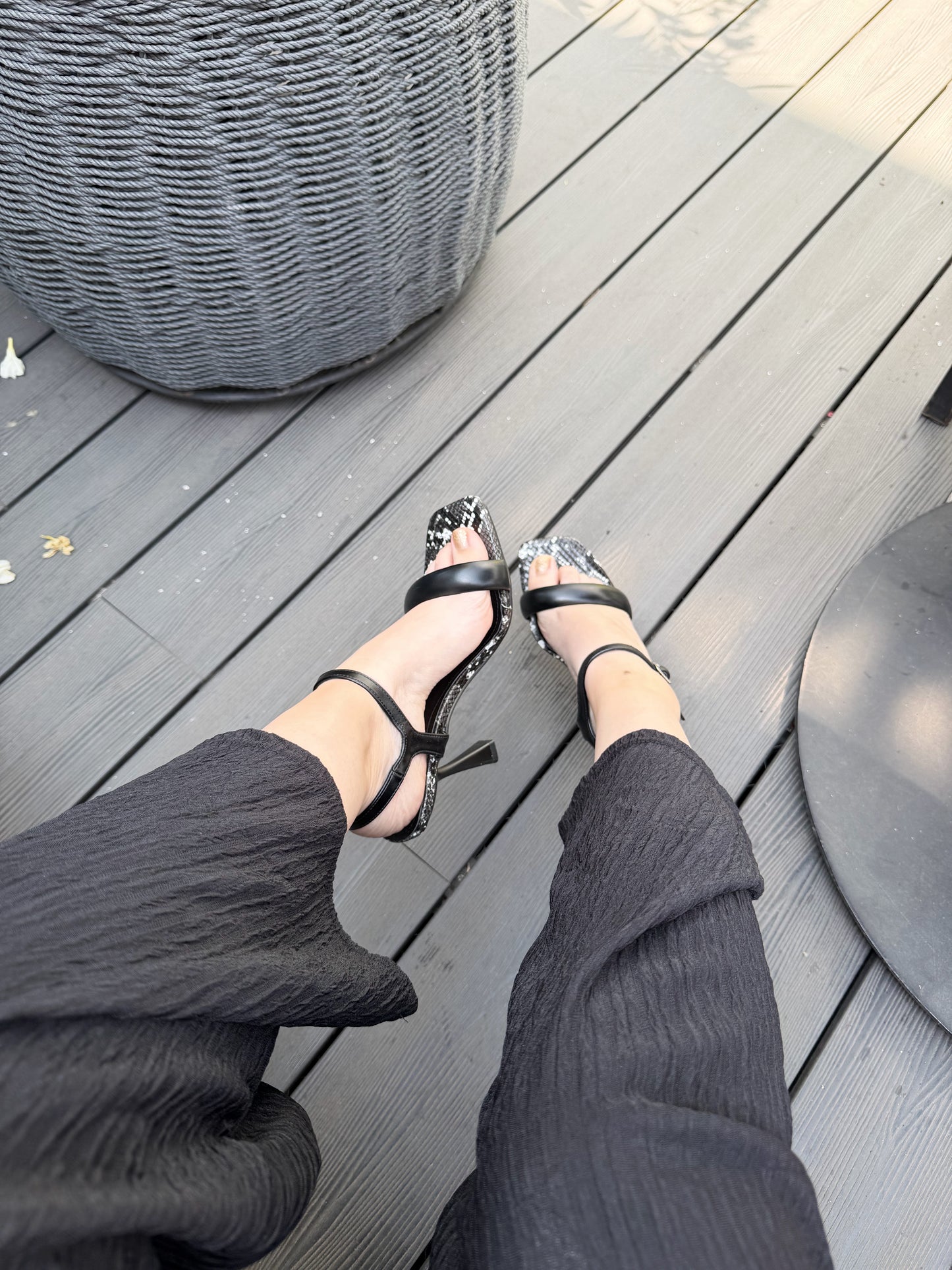 Sandalias serpiente ZD-66 - Negra