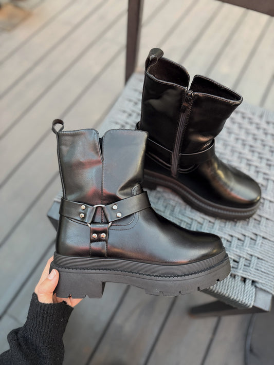 Bota negra N80
