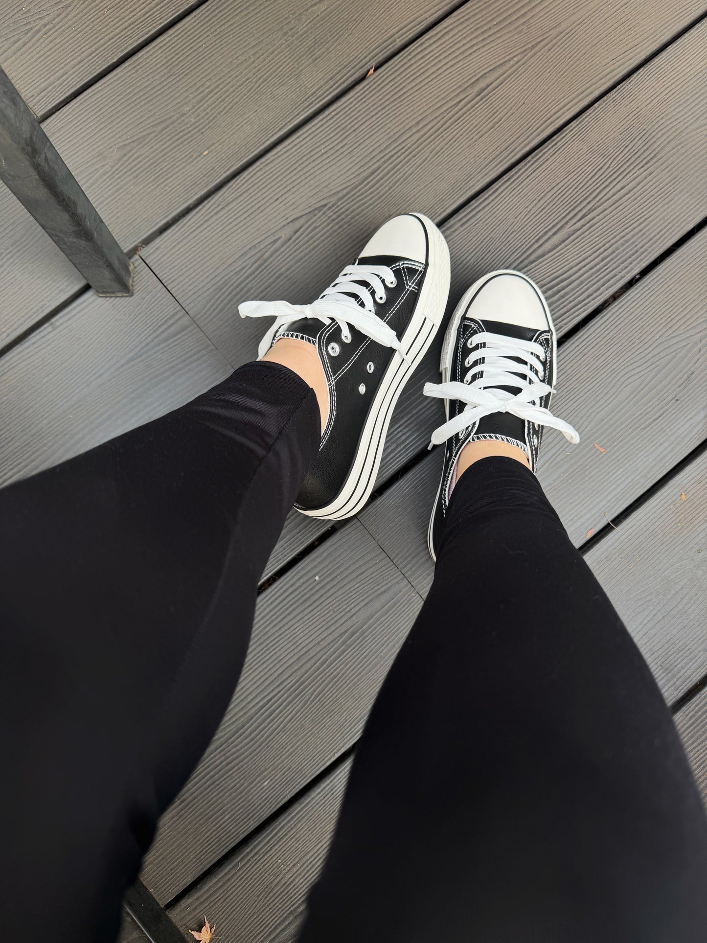 Zapatillas Negra ecocuero - 2J02-1