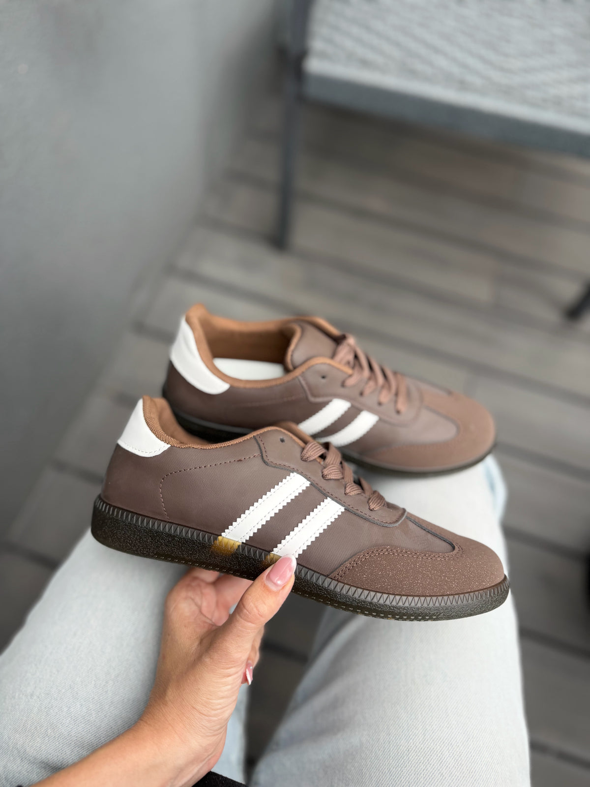 Zapatillas estilo Samba Chocolate