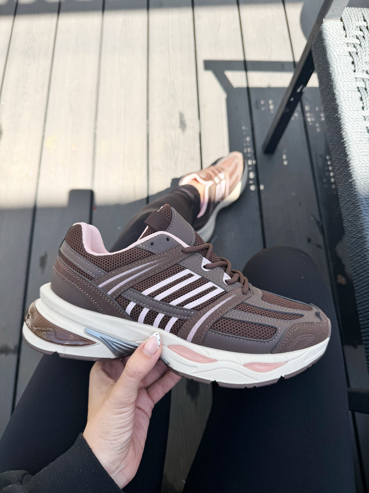 Zapatilla deportiva 6J11 - Café