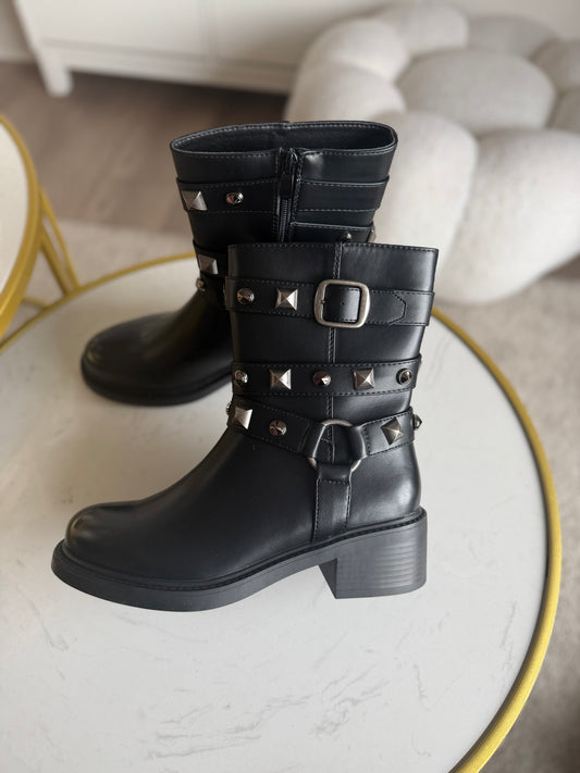 Botas tachas - Negra