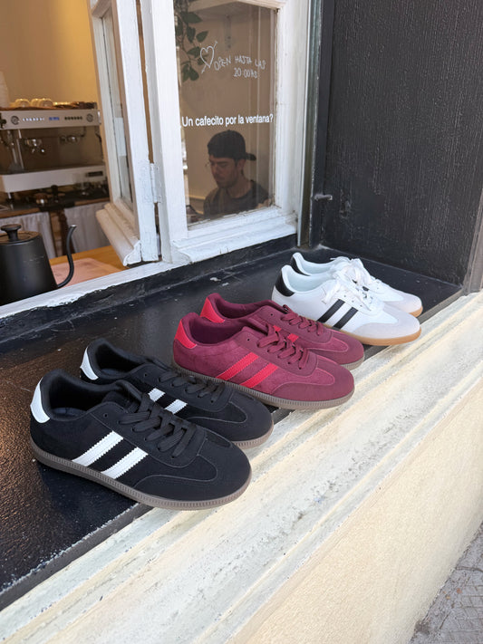 Zapatillas Estilo Samba GB692 - Negra