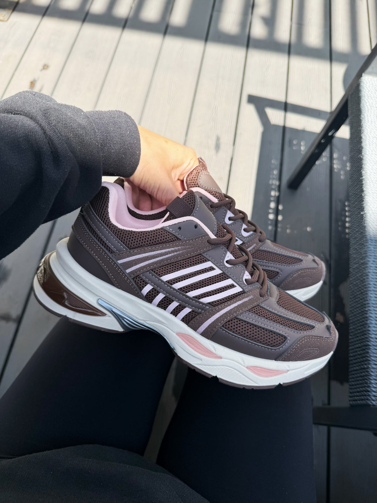 Zapatilla deportiva 6J11 - Café