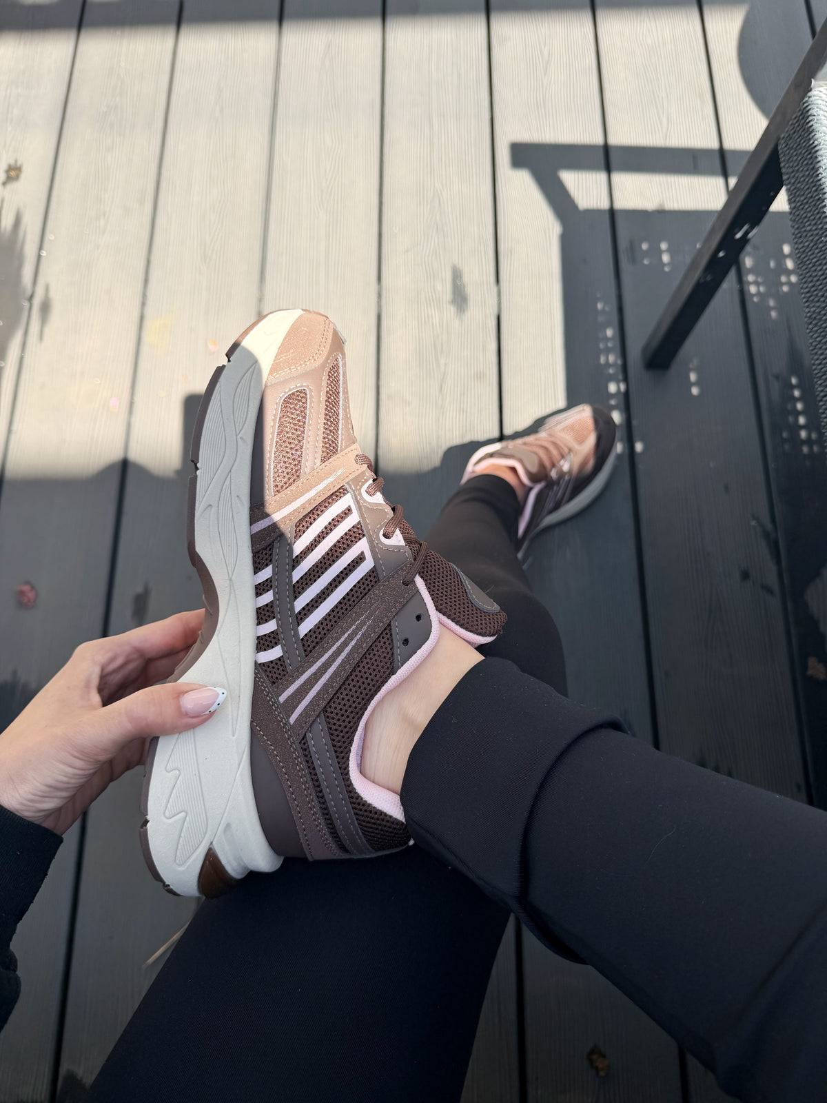 Zapatilla deportiva 6J11 - Café