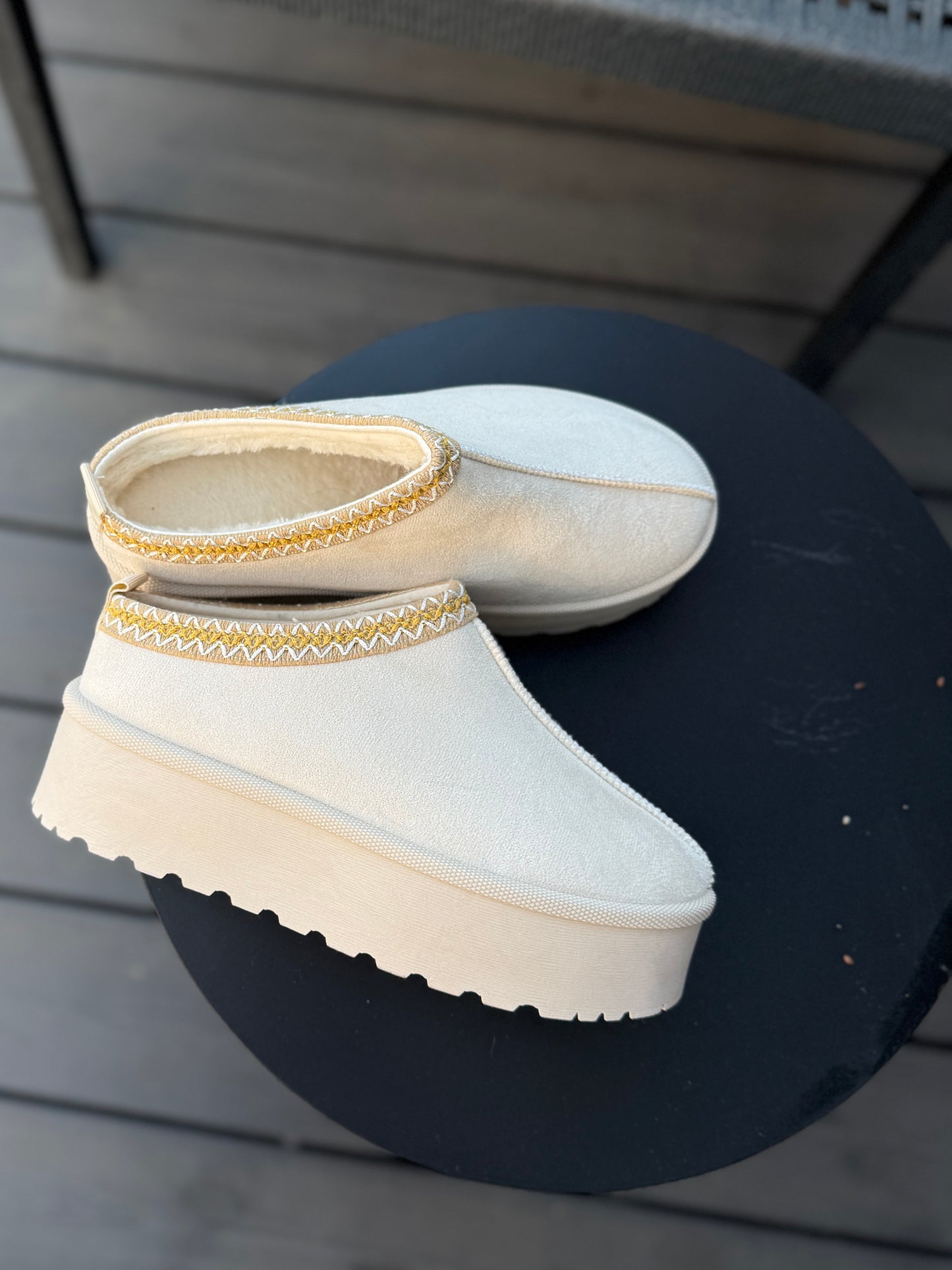 Pantu corta Beige