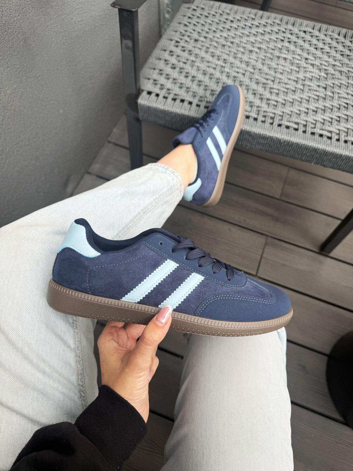zapatilla estilo samba GB692- Azul