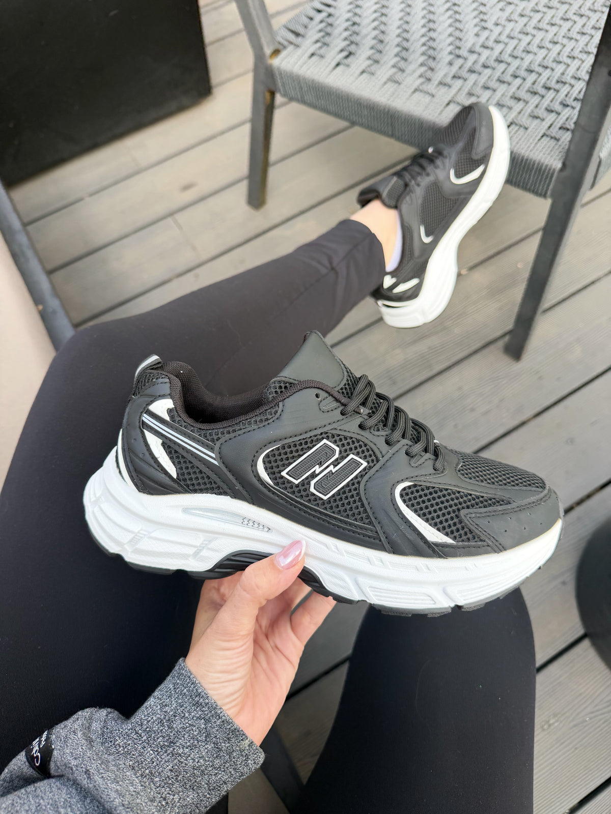 Zapatilla deportiva GB808 - Negra