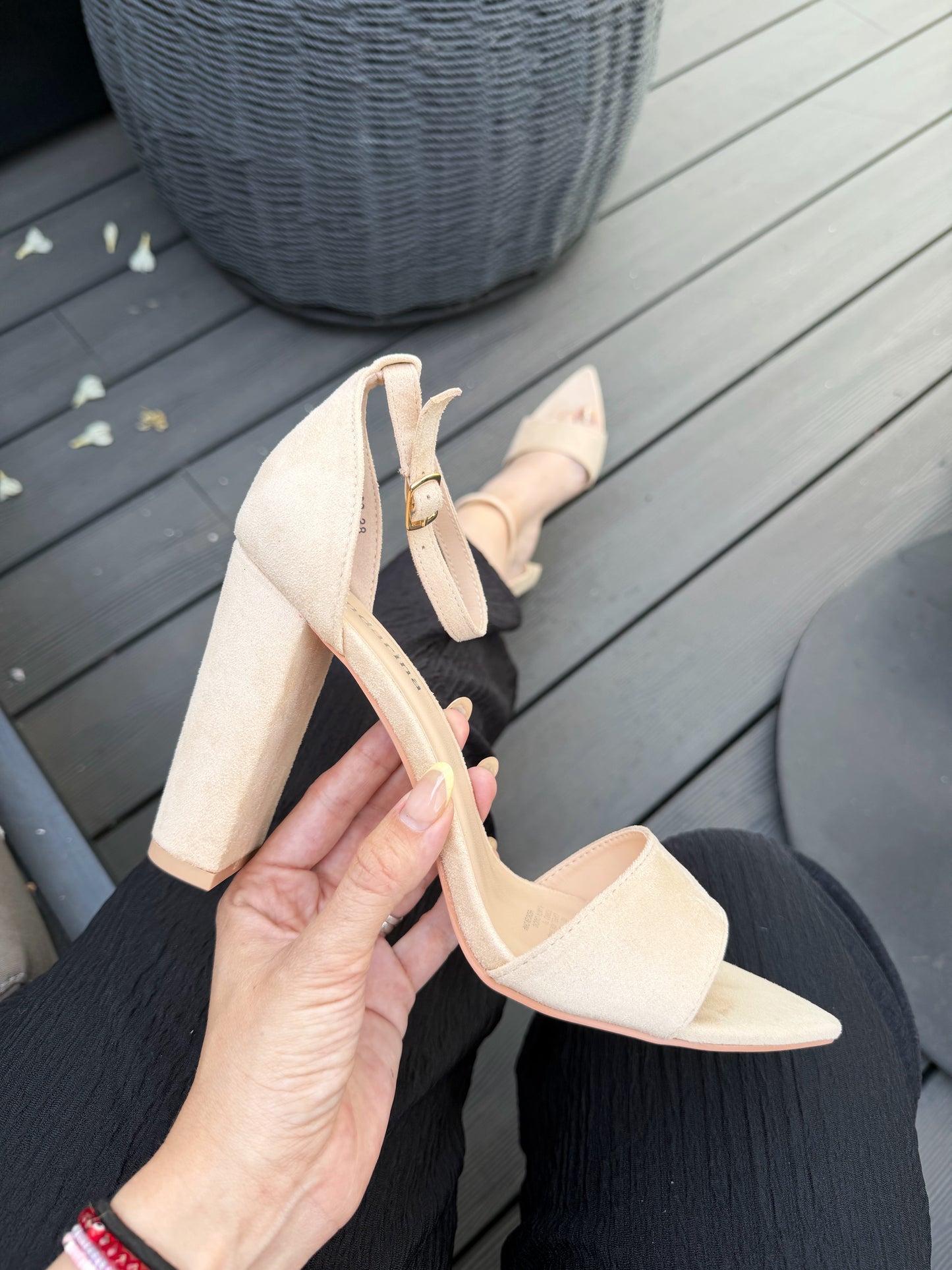 Sandalias UU693- Beige