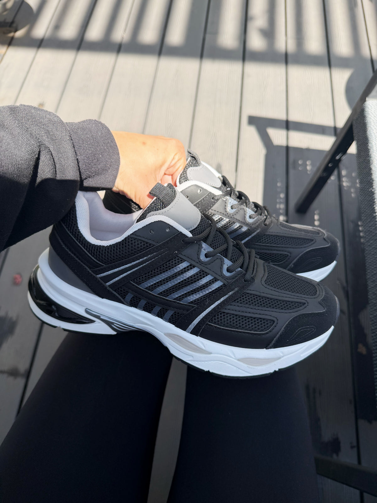 Zapatillas deportivas 6J11- Negra