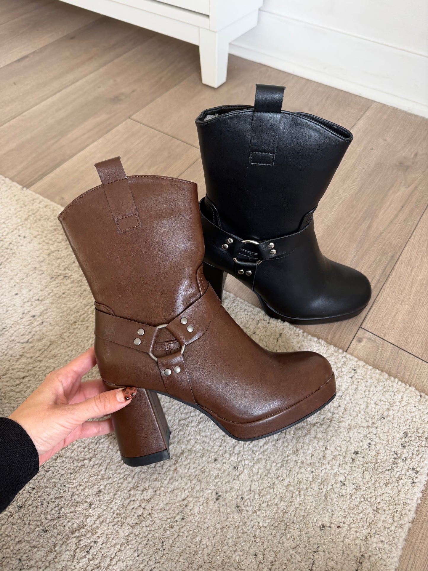 Botas 708-2 - Café y Negro